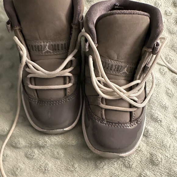 Jordan 11 retro Gray size 7 in toddler - Picture 9 of 9